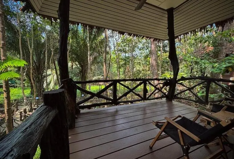 スタンダードバンガロー, Khao Sok Paradise Resort