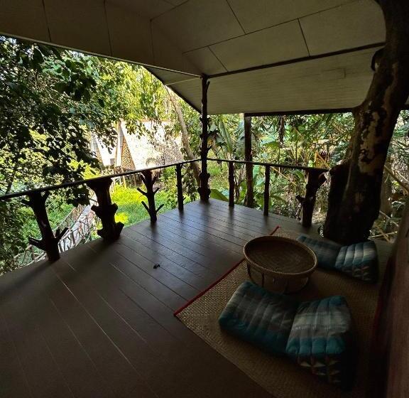 Standard bungalow mountain view, Khao Sok Paradise Resort