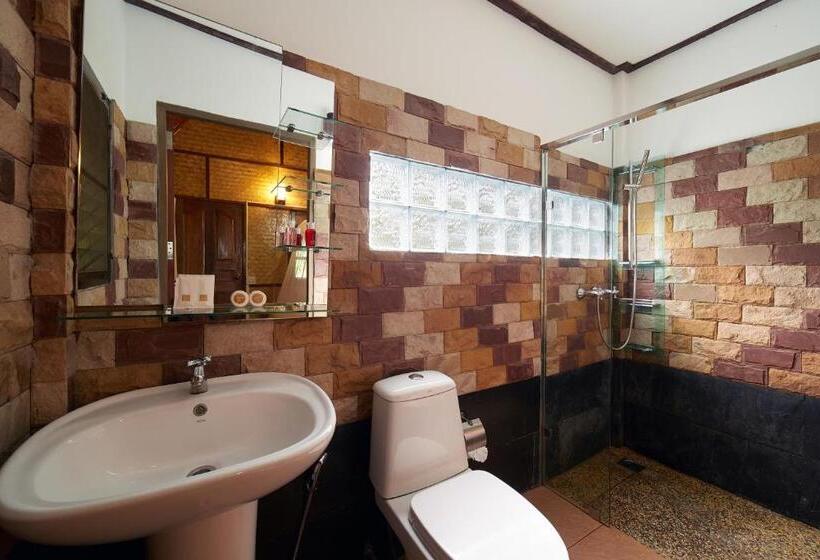 Standard bungalow mountain view, Khao Sok Paradise Resort