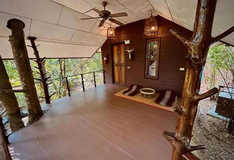 デラックスバンガロー, Khao Sok Paradise Resort