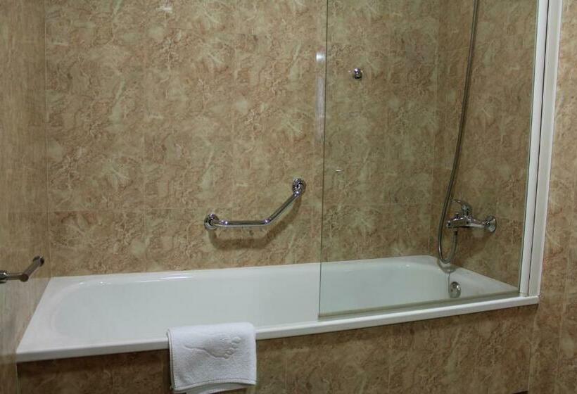 חדר סטנדרט לשלושה עם מרפסת, 9 Olas