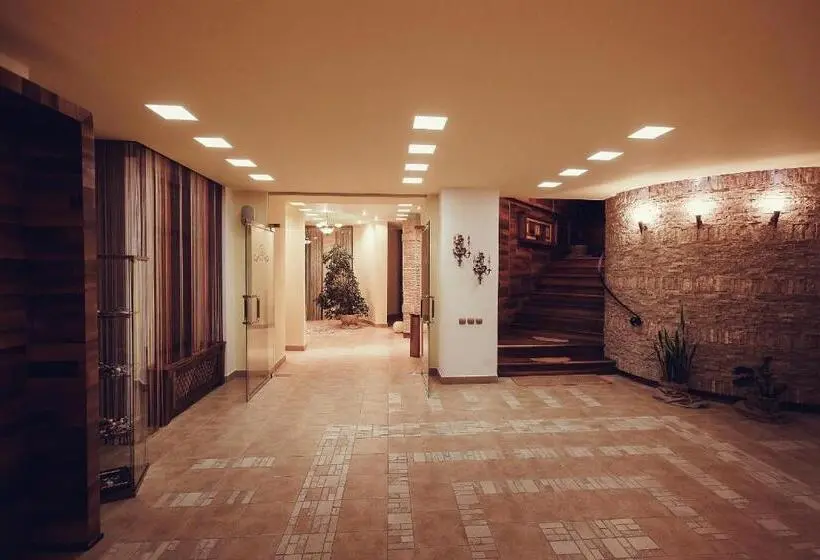 سوییت لوکس, Denisa Boutique