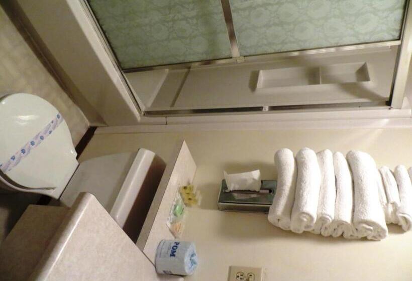 デラックスファミリールーム, Chief Motel