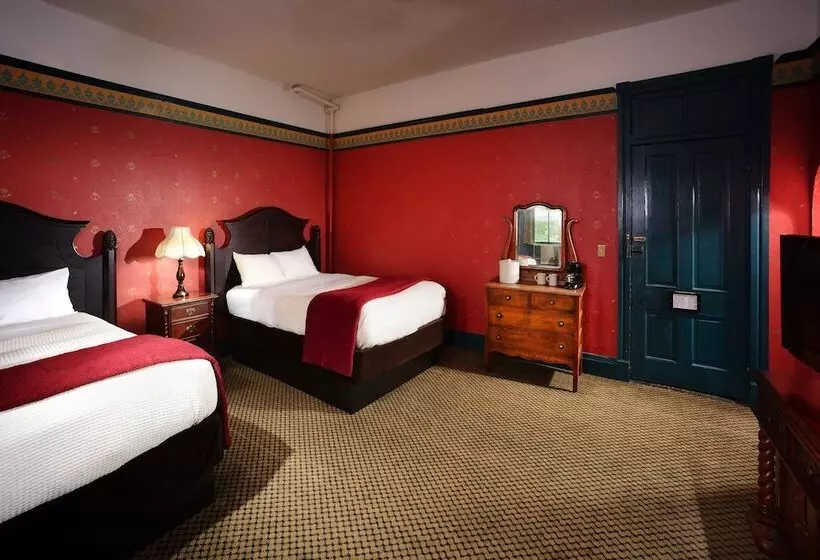 スタンダードルーム, 1886 Crescent Hotel And Spa
