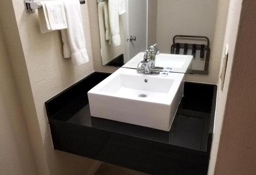 غرفة قياسية ثلاثية, Americas Best Value Inn Marshall