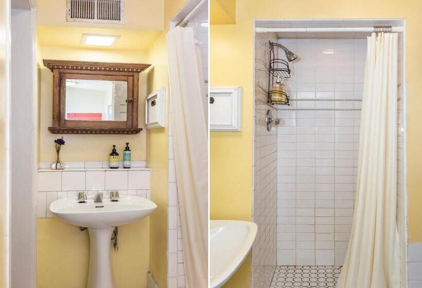 四人标准间, Chateau Tivoli Bed And Breakfast