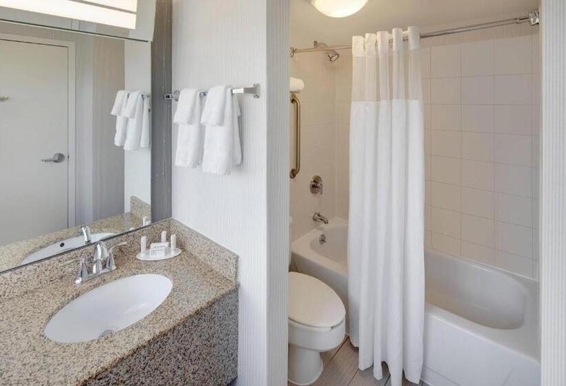 Standart Oda, Courtyard Austinuniversity Area