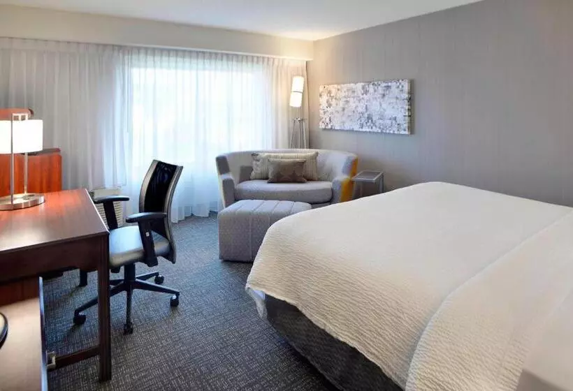 キングサイズベッドのスタンダードルーム, Courtyard By Marriott Kokomo