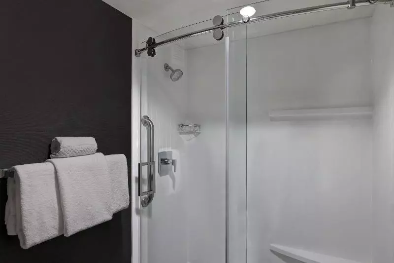 キングサイズベッドのスタンダードルーム, Courtyard By Marriott Portland Southeast/clackamas