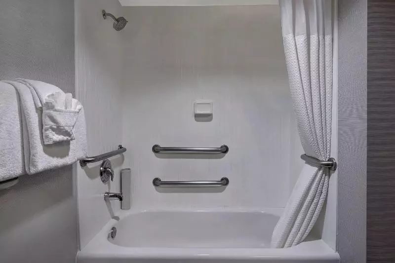 キングサイズベッドのスタンダードルーム, Courtyard By Marriott Portland Southeast/clackamas