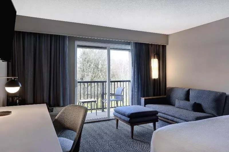 キングサイズベッドのスタンダードルーム, Courtyard By Marriott Portland Southeast/clackamas