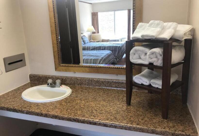 キングサイズベッドのスタンダードルーム, Daniel Boone Motor Inn