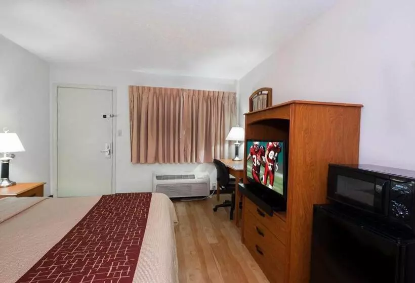 キングサイズベッドのデラックスルーム, Red Roof Inn Columbus Northeast  Westerville