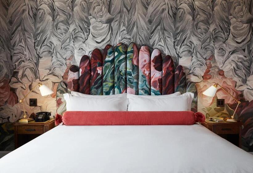 غرفة سوبيريور سرير كينج, Riggs Washington Dc