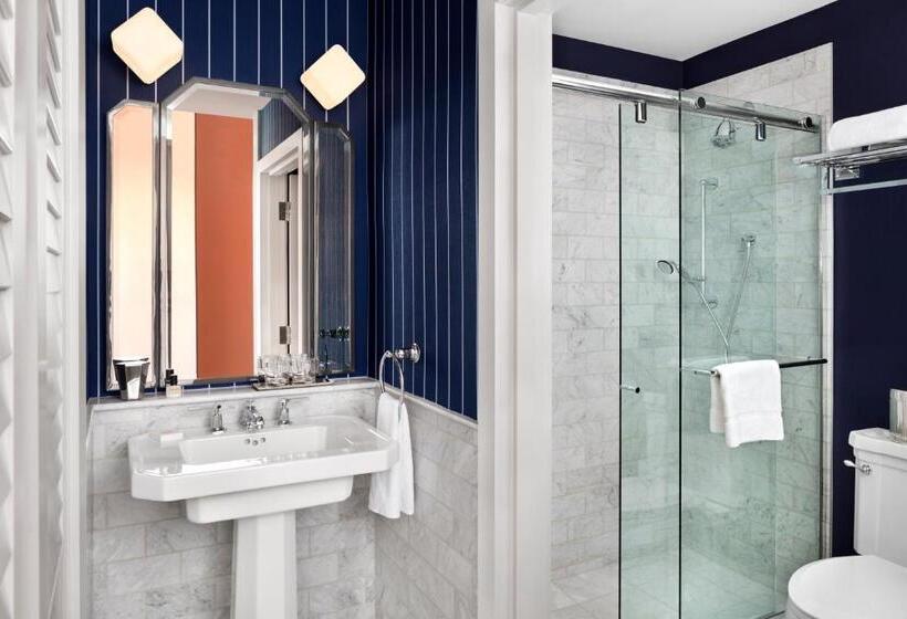 غرفة سوبيريور رباعية, Riggs Washington Dc