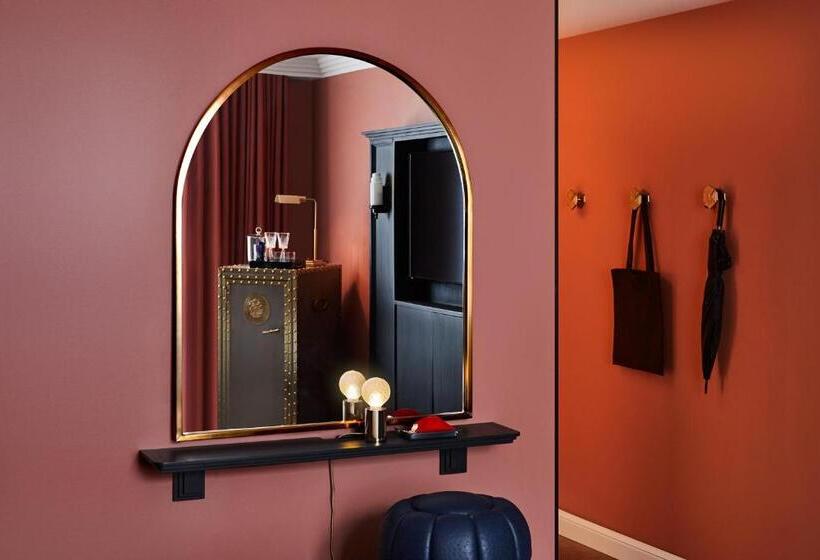 غرفة قياسية, Riggs Washington Dc