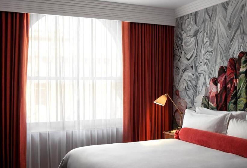 جناح مطلّ علي الحديقة, Riggs Washington Dc