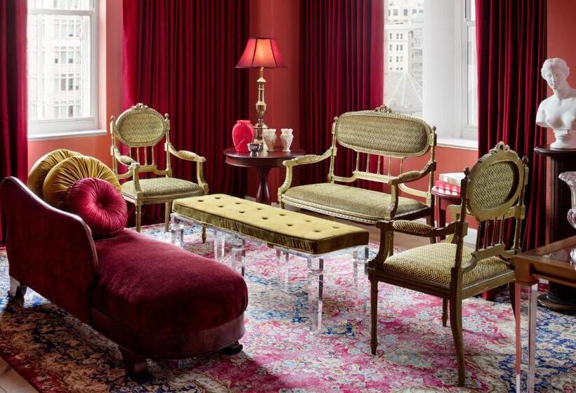 جناح مطل على المدينة, Riggs Washington Dc