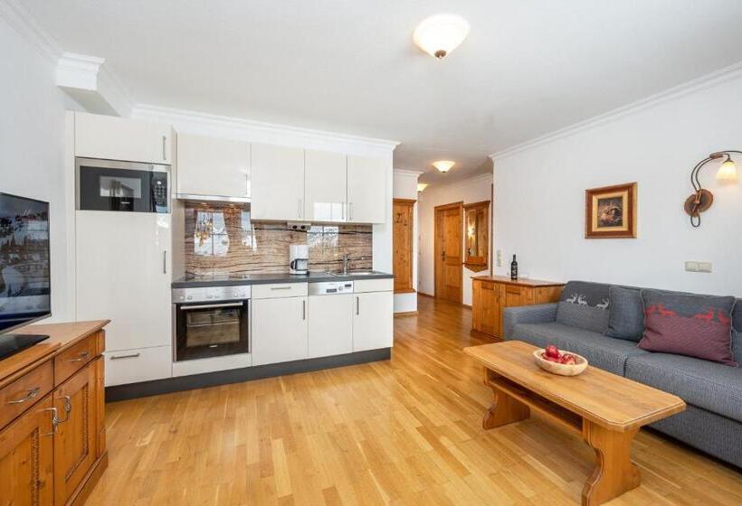 דירת חדר, Almschlössl & Schrotteralm