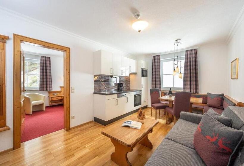 דירת חדר, Almschlössl & Schrotteralm