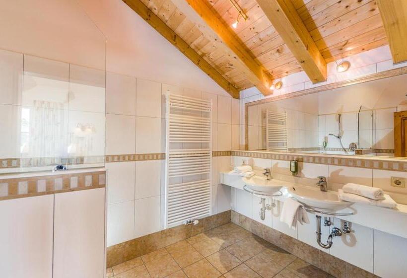 דירת שני חדרים, Almschlössl & Schrotteralm