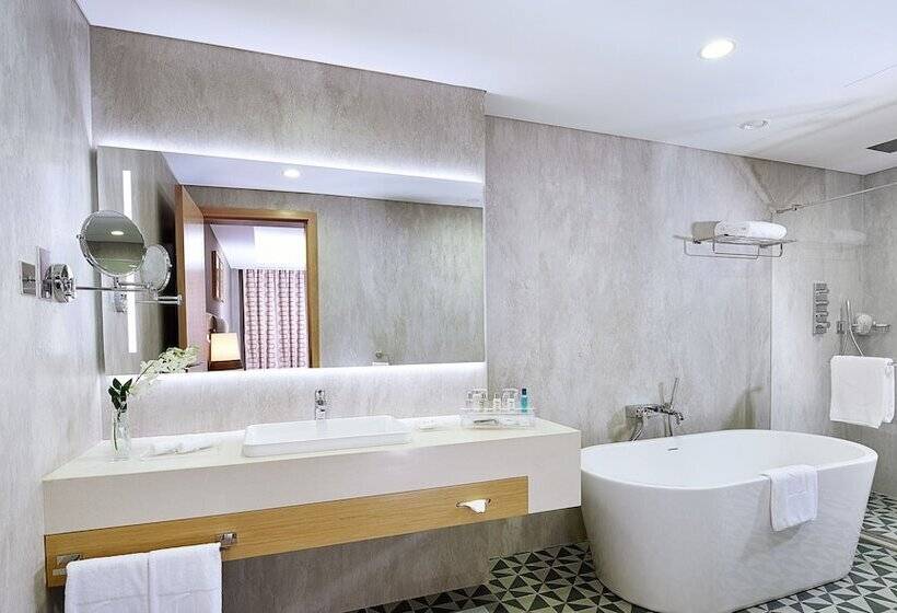 اتاق پرمیوم, Grand Cosmopolitan