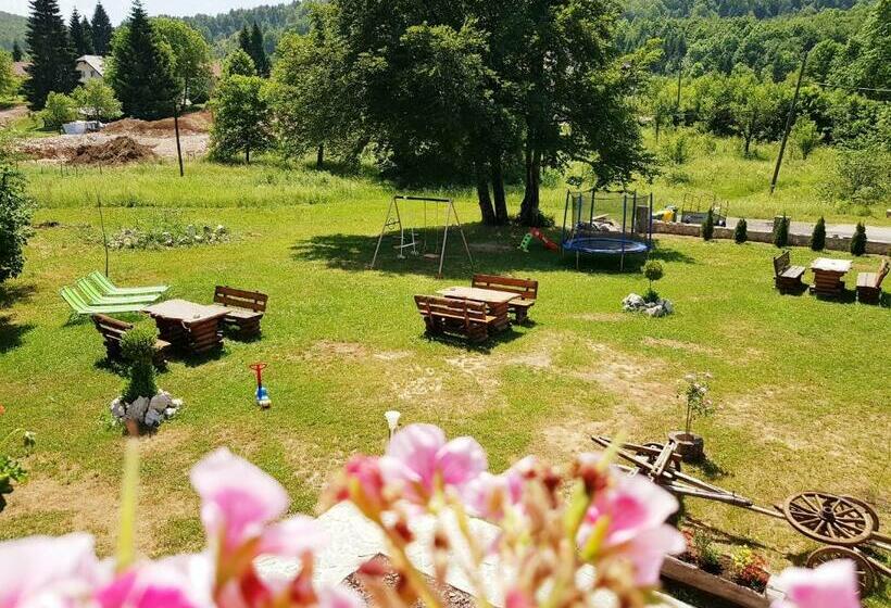 חדר סטנדרט עם מרפסת, Guesthouse Green Valley