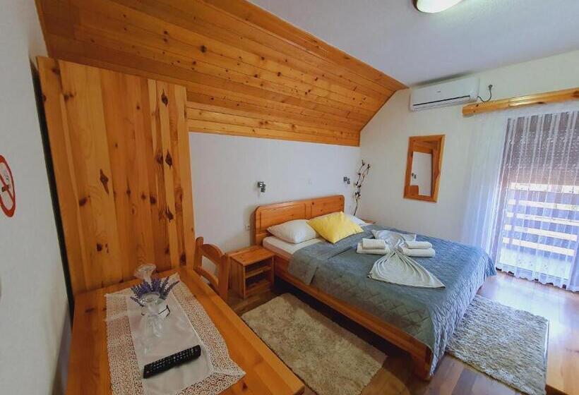 חדר סטנדרט עם מרפסת, Guesthouse Green Valley