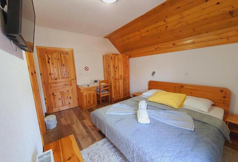 اتاق استاندارد با بالکن, Guesthouse Green Valley