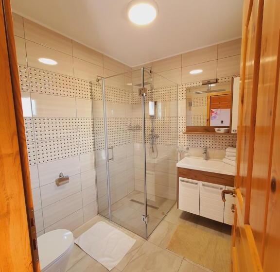 اتاق استاندارد با بالکن, Guesthouse Green Valley