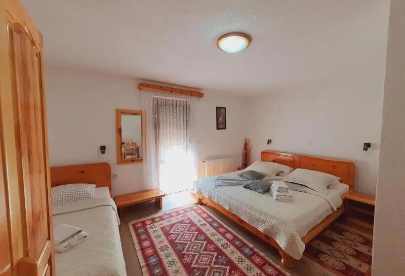 庭の見えるスタンダードトリプルルーム, Guesthouse Green Valley