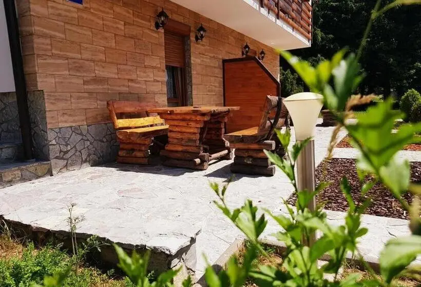 庭の見えるスタンダードトリプルルーム, Guesthouse Green Valley