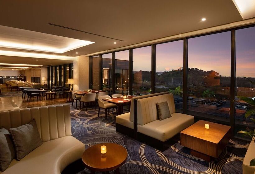 이그제큐티브 룸, Hilton Clark Sun Valley Resort