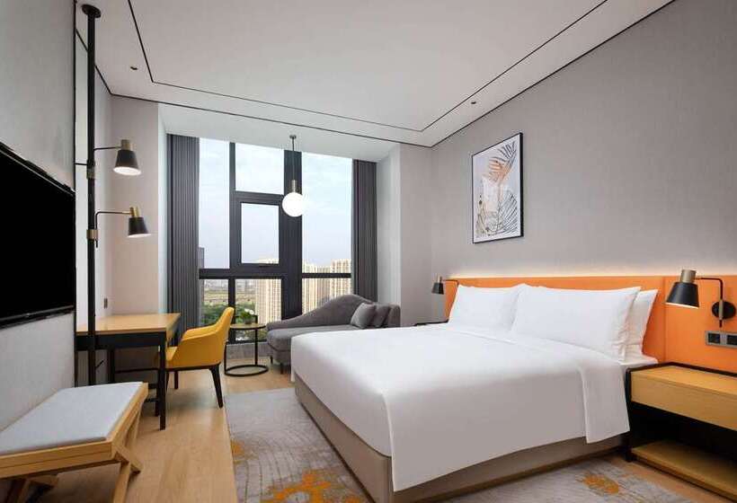 스탠다드 룸 킹사이즈 침대, Hilton Clark Sun Valley Resort