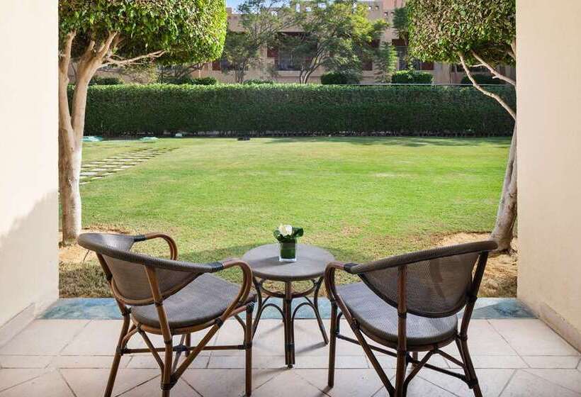 غرفة إدارية سرير كينج, Hilton Clark Sun Valley Resort