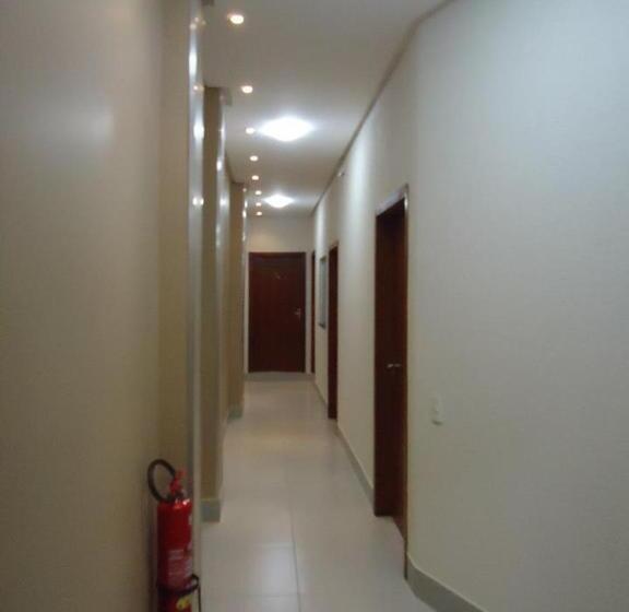 חדר סטנדרט לשלושה, Mm Aeroporto Brasília