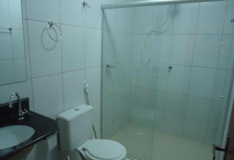 חדר סטנדרט לארבעה, Mm Aeroporto Brasília