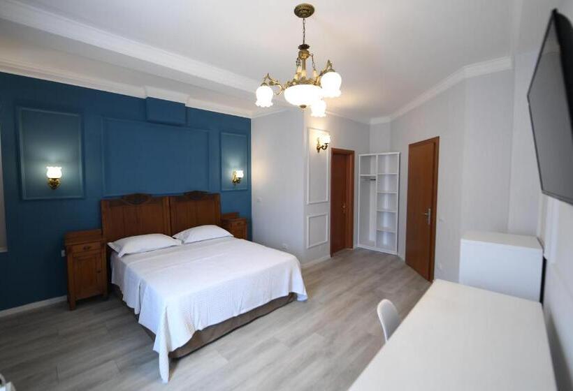 디럭스 룸, Promenade