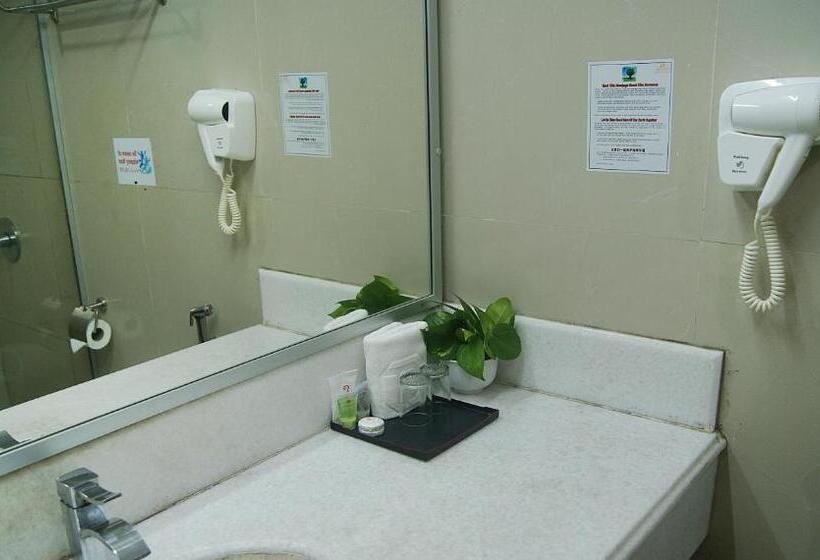 חדר דחוקס עם מיטת קינג, Tang Dynasty Park