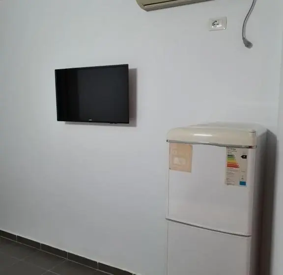 اتاق اکونومی, Rooms And Apartments Analipsi