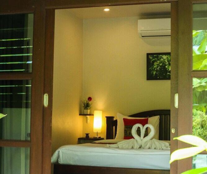 اتاق استاندارد با چشمانداز باغ, Bang Po Hut