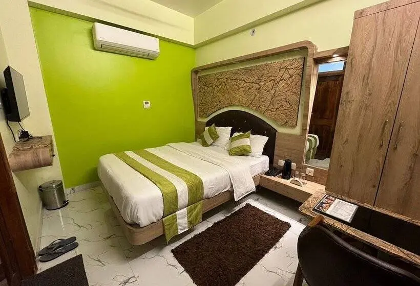 Habitació Estàndard, Prabhat