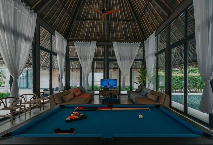 ویلای 4 خوابه, Island Escape Burasari