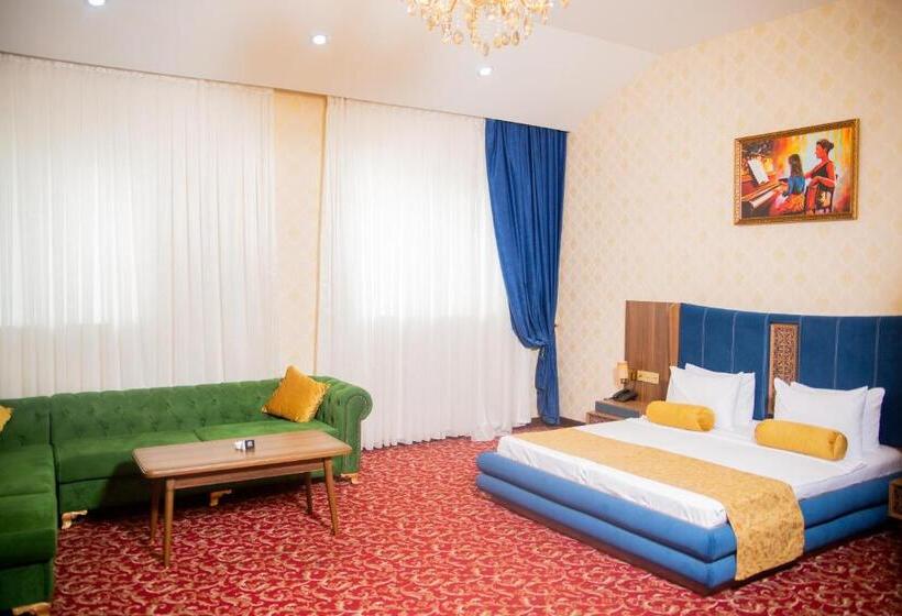سوییت جونیور, Piano Hotel Baku