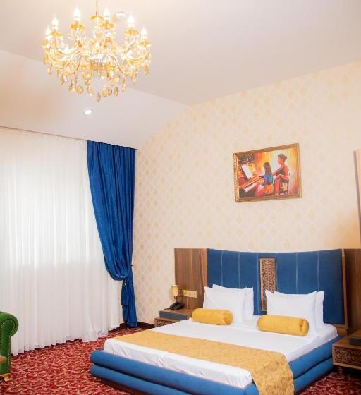 سوییت جونیور, Piano Hotel Baku