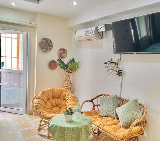 استودیوی استاندارد, Saigon Gao Hostel