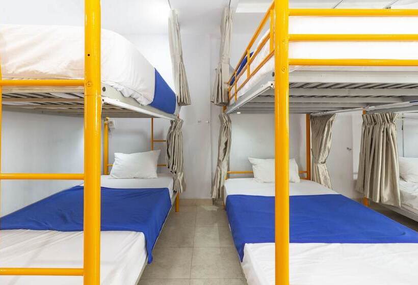 تختخواب در اتاق مشترک, Saigon Gao Hostel