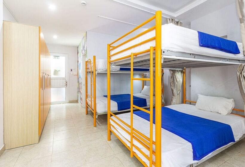 تختخواب در اتاق مشترک, Saigon Gao Hostel