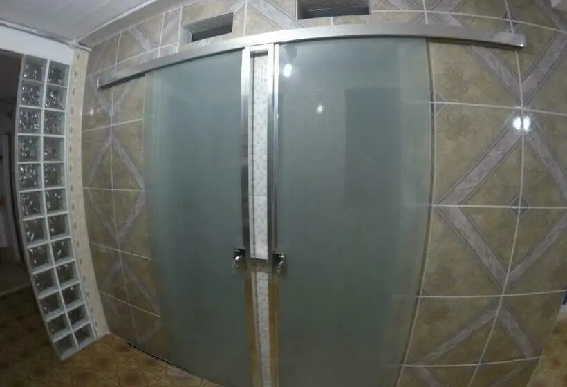 ルームシェアのワンベッド, Aldeia Hostel