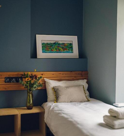 ファミリールーム, Llety Arall